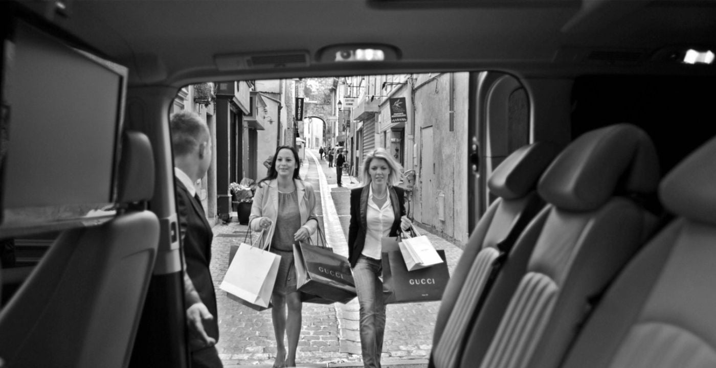 luxury shopping tour by executive car